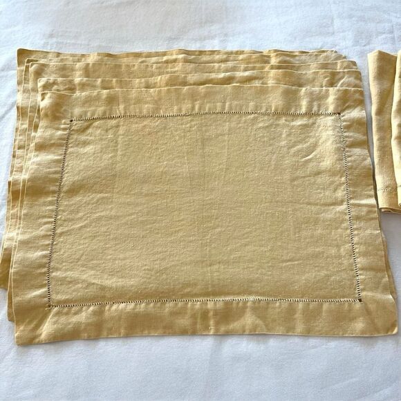 Yellow Linen Placemats & Napkins Set - Picture 2 of 4
